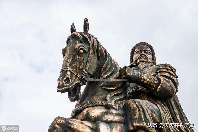 成吉思汗带领蒙古大军驰骋草原，用迅雷不及掩耳之势，征服了草原