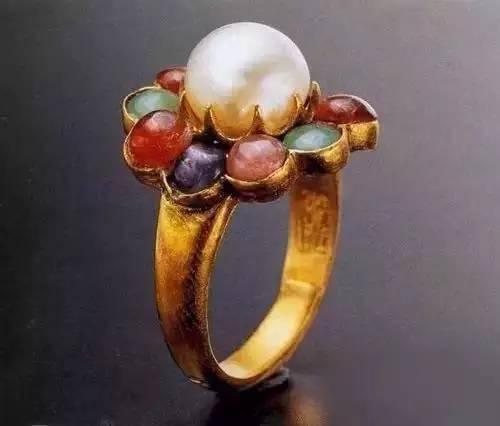 中国戒指发展简史：皇帝为什么对戴金戒指的嫔妃敬而远之？