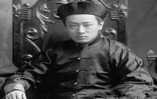 清朝唯一有能力“镇压”袁世凯的人，死后却在墓碑写：我犯了小人