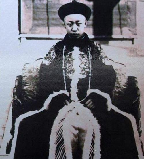 溥仪是中国最后的皇帝，为何却有三次不平凡的登基？